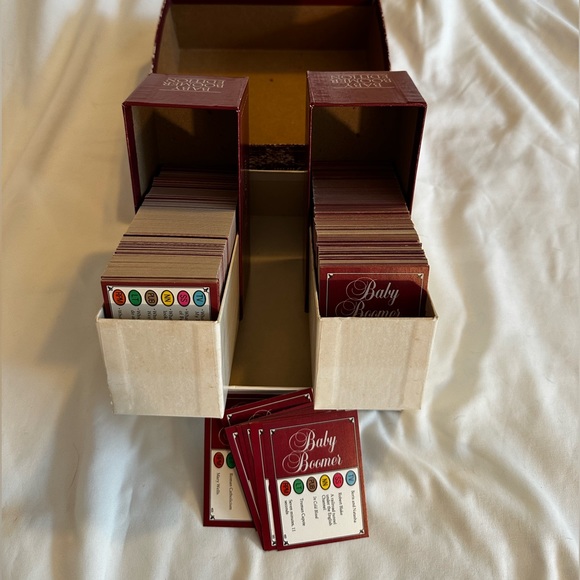 VINTAGE set of Trivial Pursuit game and expansion packs - Picture 11 of 12